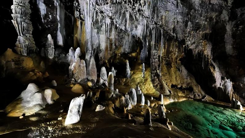 Lechuguilla é uma das cavernas de pedra calcária mais longas e profundas do mundo