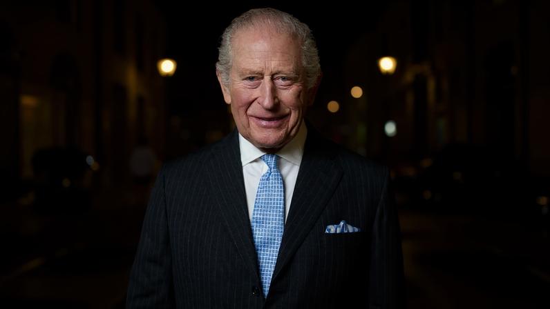Na foto o rei Charles III