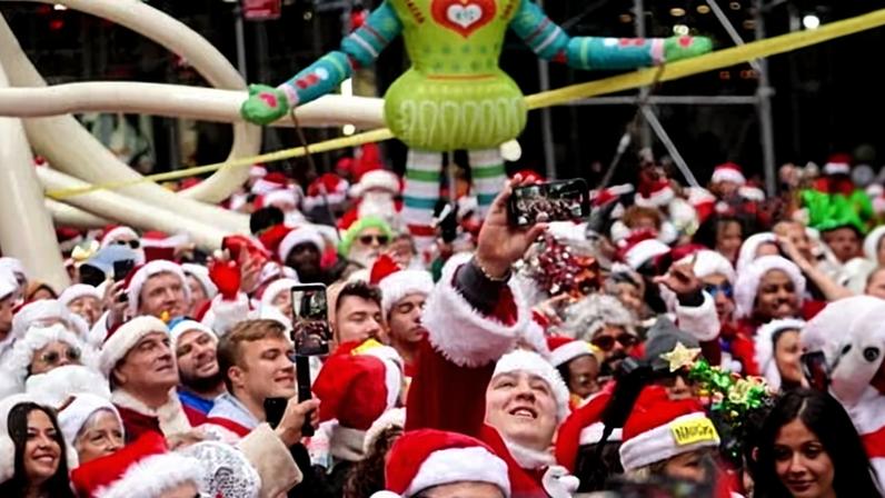 Thousands of revelers dressed as Santa Claus and other famous characters at the 2025 event.