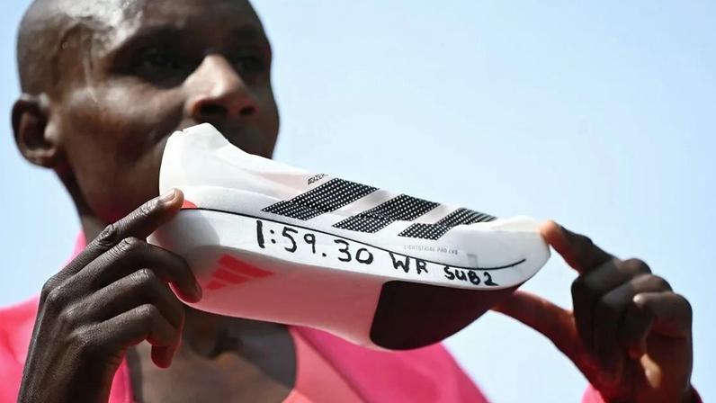 Os tênis mais leves da Adidas ajudaram a primeira maratona sub-2 horas