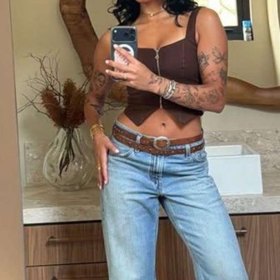 Ana Castela inspira fãs a copiar looks country chic