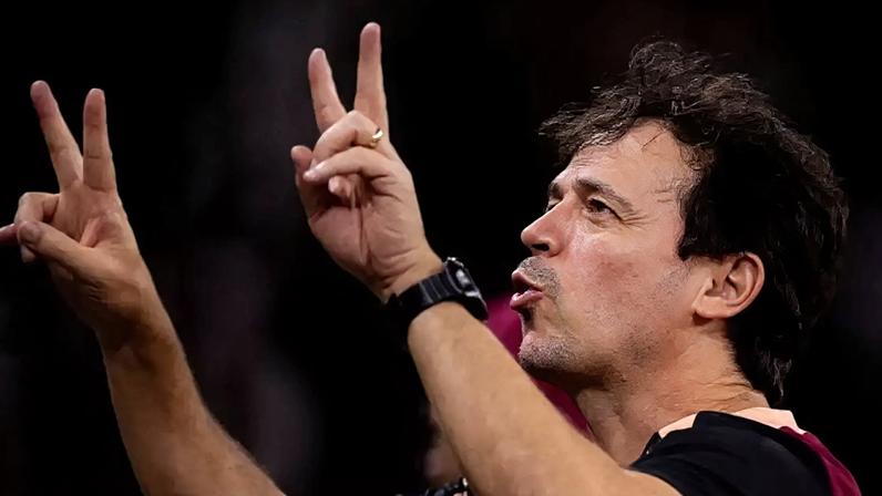 Diniz elogia atuação contra Peñarol e ligação com o Corinthians –