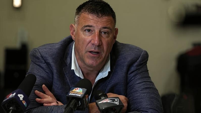 Mike Vrabel buscará aconselhamento e perderá parte do draft da NFL