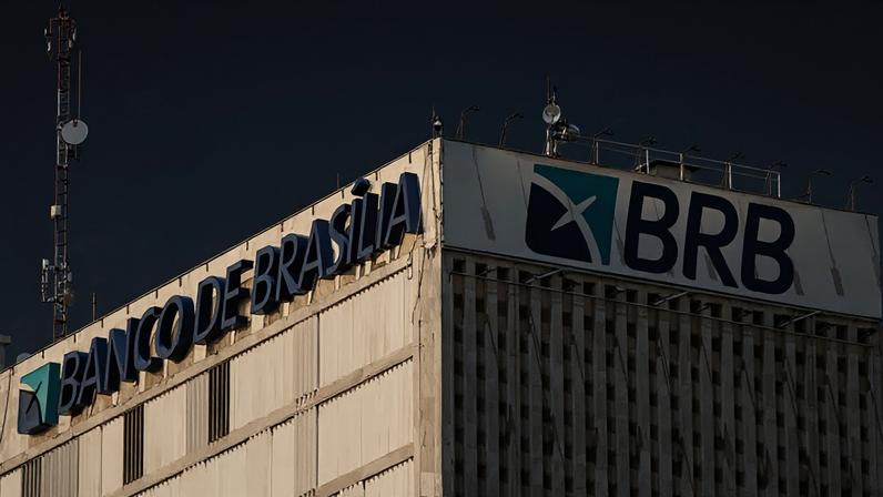 Justiça do Distrito Federal voltou a suspender o uso de imóveis públicos para cobrir o rombo do Banco Master BRB