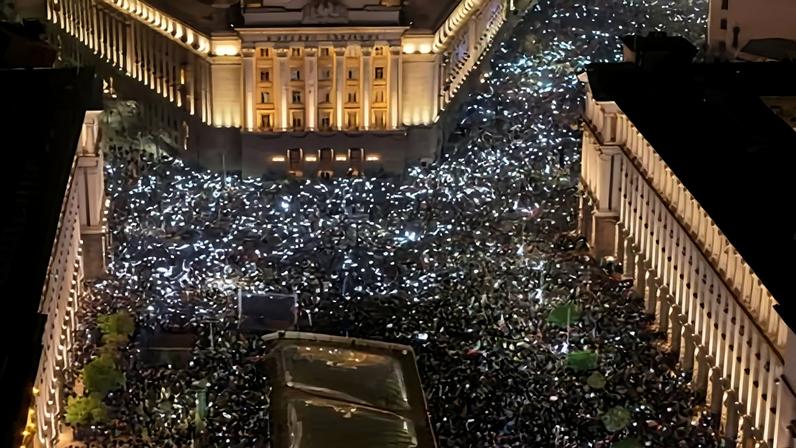 Jovens búlgaros buscam mudança na oitava eleição em cinco anos