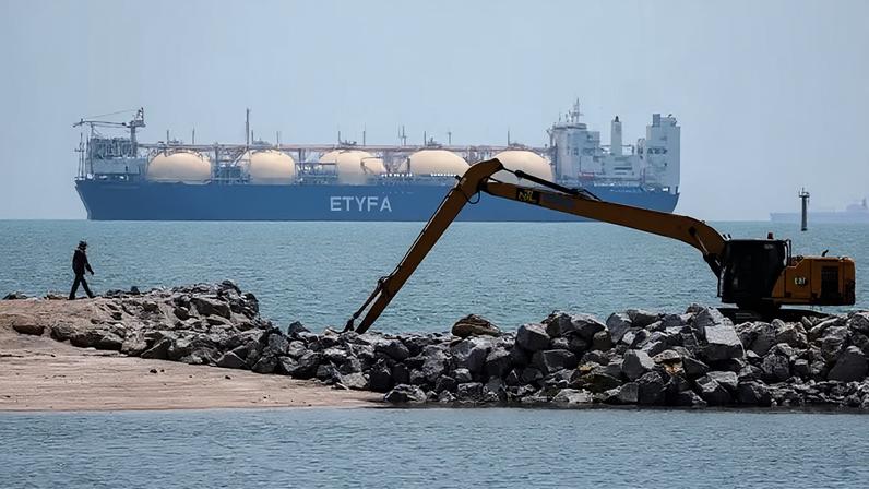 Malaca é uma das principais artérias do fluxo de comércio global — Foto: EPA
