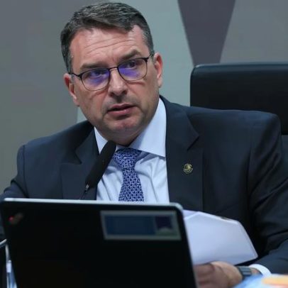 Flávio diz que Bolsonaro e os perseguidos subirão com ele à rampa do Planalto