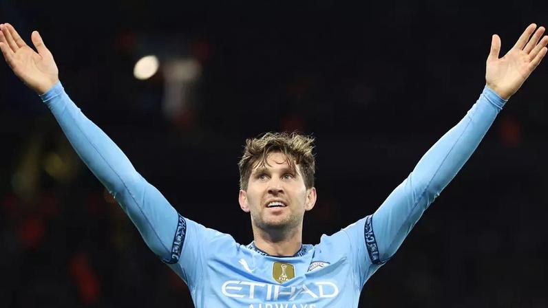 John Stones comemora gol contra o Sparta Praha, pela Champions League 2024/25