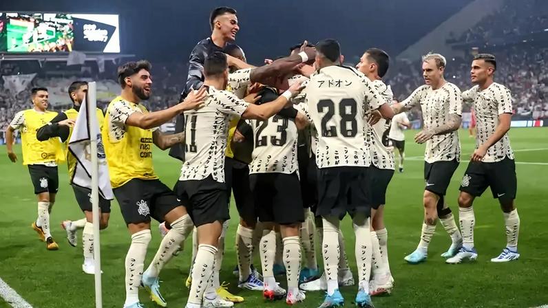 Elenco do Corinthians festeja gol marcado por Balbuena contra o Athletico-PR (Foto: Rodrigo Coca/Agência Corinthians)