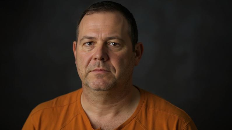 O médico Thomas Shaknovksy, 44 anos, é acusado de ter causado a morte de um idoso após uma cirurgia