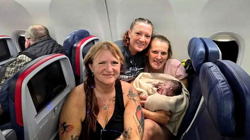 Veja o caso do nascimento dentro de um voo e os riscos da viagem para gestantes