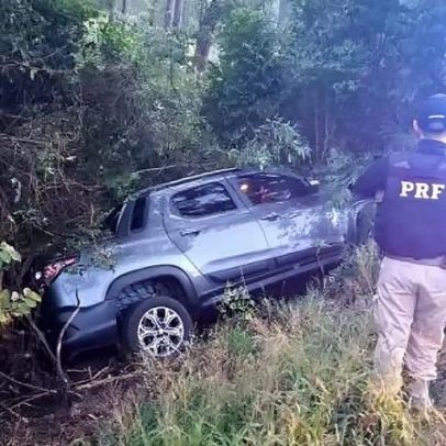 Motorista de 66 anos é preso por embriaguez após tombar caminhonete na BR-287
