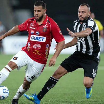 Botafogo empata com Caracas na estreia de Franclim Carvalho na Sul-Americana