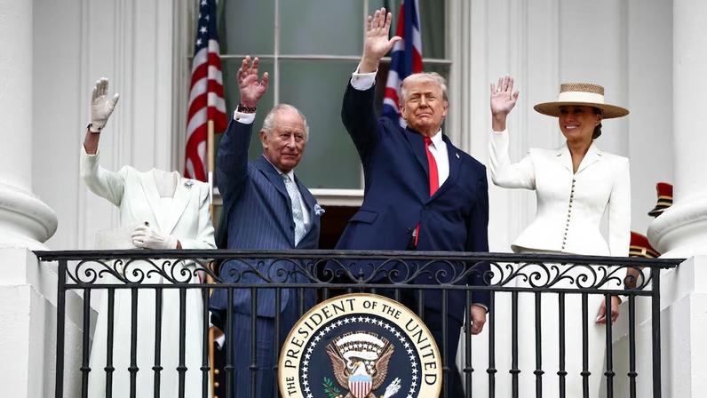Charles e Camilla tomando chá com Trump e Melania na Sala Verde da Casa Branca