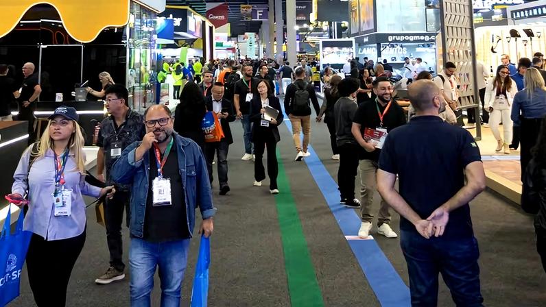 Os produtos aprovados na Rota da Sustentabilidade recebem sinalização especial dentro do pavilhão da FEICON