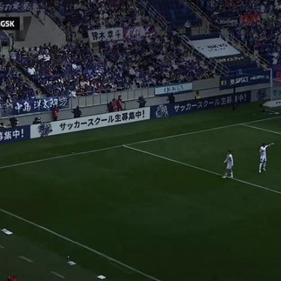 Sanfrecce Hiroshima vence Nagasaki 2-0 com defesa de Go Hatano