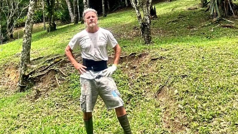 Marcello Novaes, 63, passa a viver no campo em sítio isolado