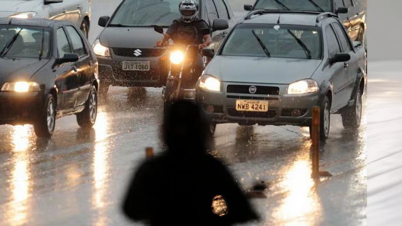 Imagem da carreta na BR-230