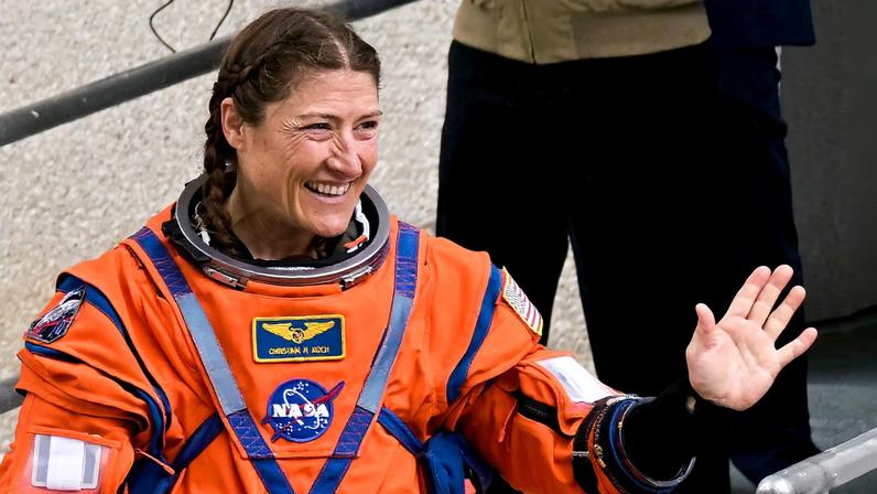 Artemis 2: astronauta realiza reparo no banheiro da nave