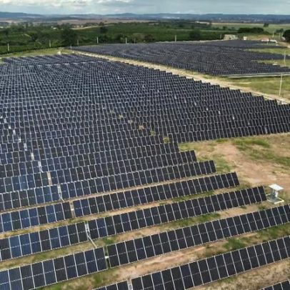Energia solar impulsiona renováveis no Brasil, mas enfrenta gargalos