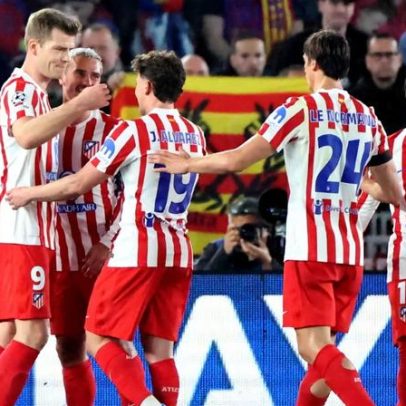 Atlético de Madrid vence Barcelona e fica perto da semifinal da Champions