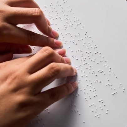 Braille revela desafios na alfabetização de crianças com deficiência visual