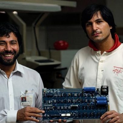 Apple aos 50 anos foca lucro, mas perde fôlego em IA