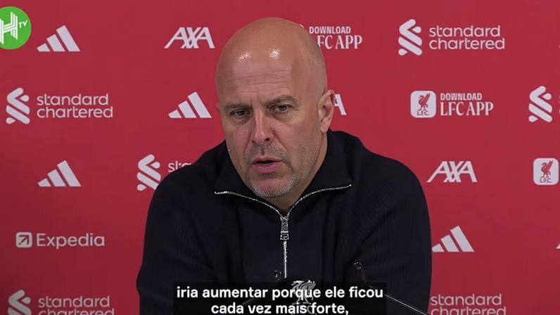 Slot destaca papel de Rio Ngumoha na vitória sobre o Fulham