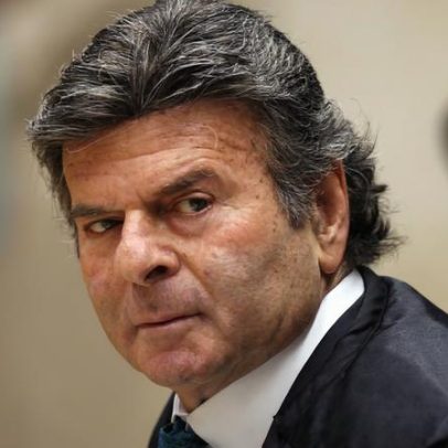 Fux reconhece injustiça e vota pela absolvição de réus do 8 de janeiro