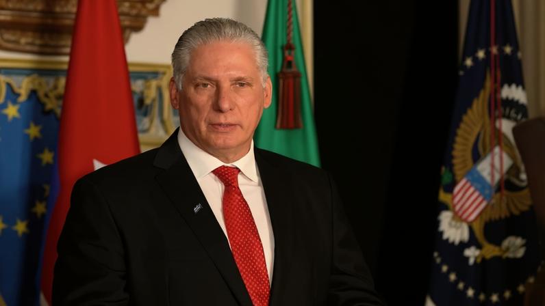 Montagem mostra o presidente de Cuba à esquerda e o dos EUA à direita
