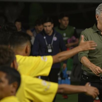 Vasco envia defesa escrita de Renato Gaúcho em processo da Conmebol