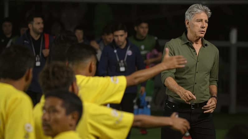 Vasco envia defesa escrita de Renato Gaúcho em processo da Conmebol