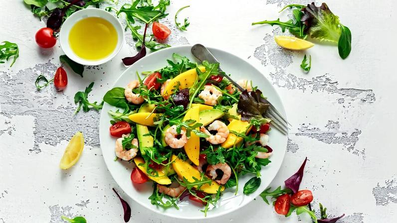 Páscoa: 8 saladas especiais com opções variadas