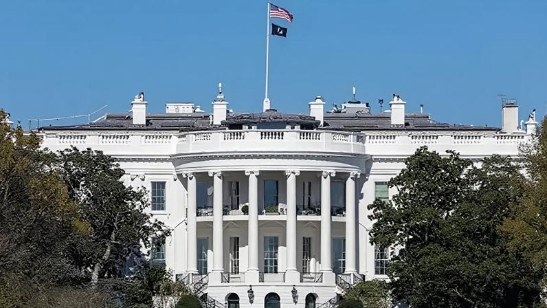 Getty Images White House pictured under a clear blue sky