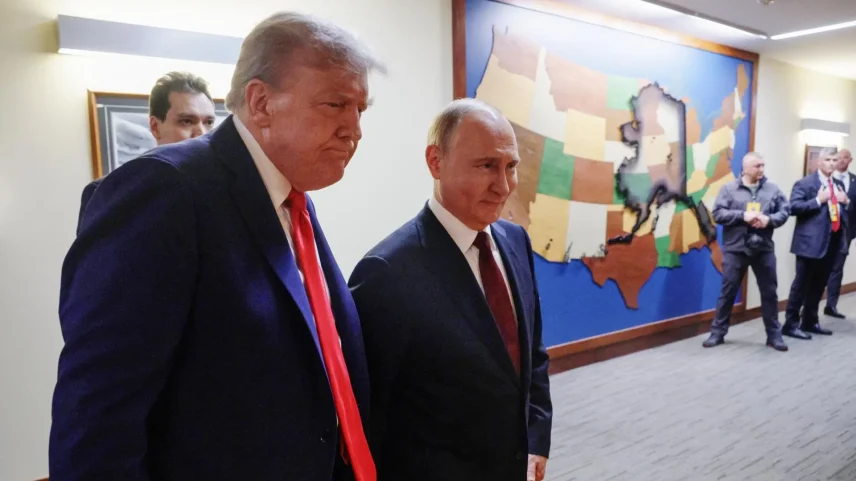 Putin e Trump após reunião na Base Conjunta Elmendorf-Richardson, no Alasca: países mantêm posições diferentes sobre Opep (Foto: EFE/EPA/GAVRIIL GRIGOROV/SPUTNIK/KREMLIN )