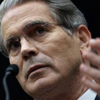 EUA prorrogam isenção de sanções contra petróleo russo embarcado