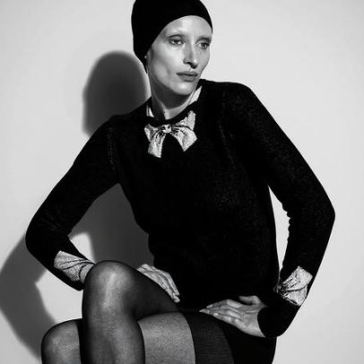 Exposição no V&A celebra fusão única de arte e moda de Elsa Schiaparelli