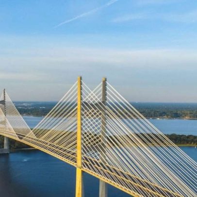 Pontes suspensas surgem como marcos da engenharia