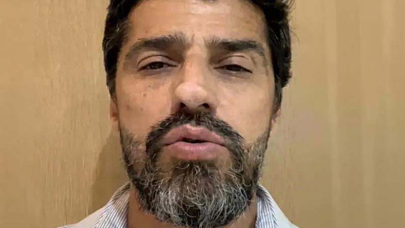 ‘Não é o momento’: Cowboy reage a ataques após a morte do pai de Ana Paula Renault e expõe relação com irmã da finalista do ‘BBB 26’.
