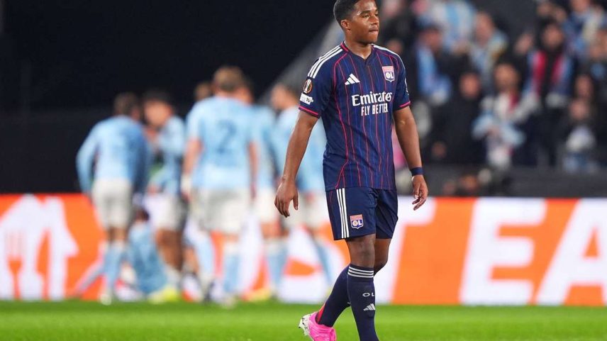 Endrick pelo Lyon (Photo by Jose Manuel Alvarez Rey/Getty Images)