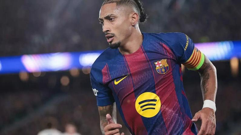 Raphinha pelo Barcelona (Photo by Eric Alonso/Getty Images)