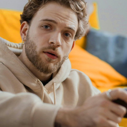 Psicologia: adultos de 30 a 40 que jogam videogames constroem algo que verão 70