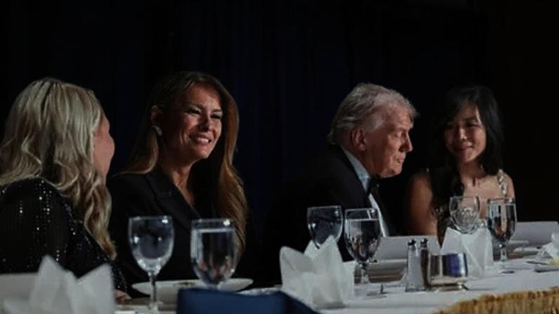 Melania Trump pede à ABC que se posicione após piada sobre viúva de Kimmel