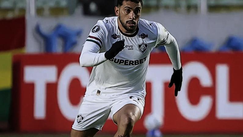 Freytes solta o verbo contra arbitragem em revés do Fluminense: "Saiu do controle"