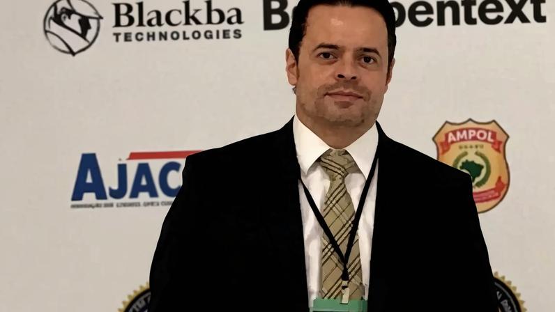 Marcelo Ivo de Carvalho.