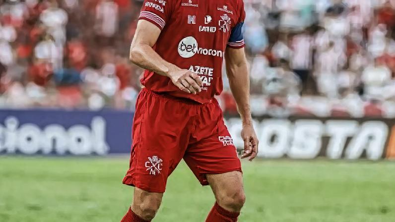 Victor Ferraz, ex-Náutico, anuncia aposentadoria.
