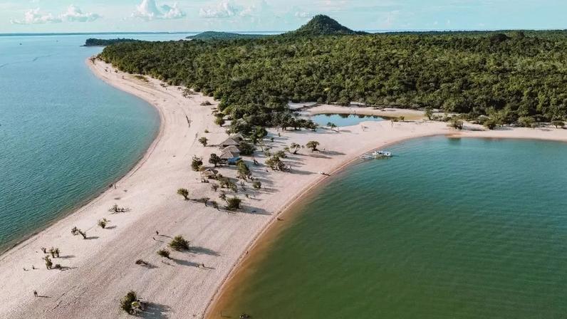 Conheça o “Caribe de água doce” que viralizou no exterior e encanta com praias de rio, cultura amazônica e paisagens únicas