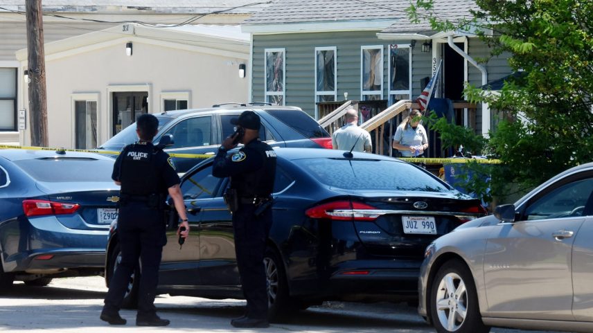 Homem é acusado de fornecer arma usada no tiroteio na LA que matou 8 crianças