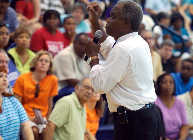 Deputado David Scott, democrata da Geórgia, morre aos 80 anos