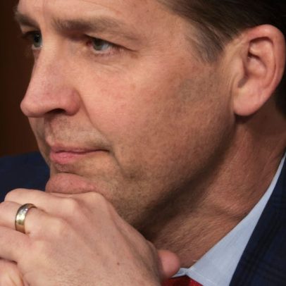 Ex-senador Ben Sasse discute morte e droga milagrosa no 60 Minutes